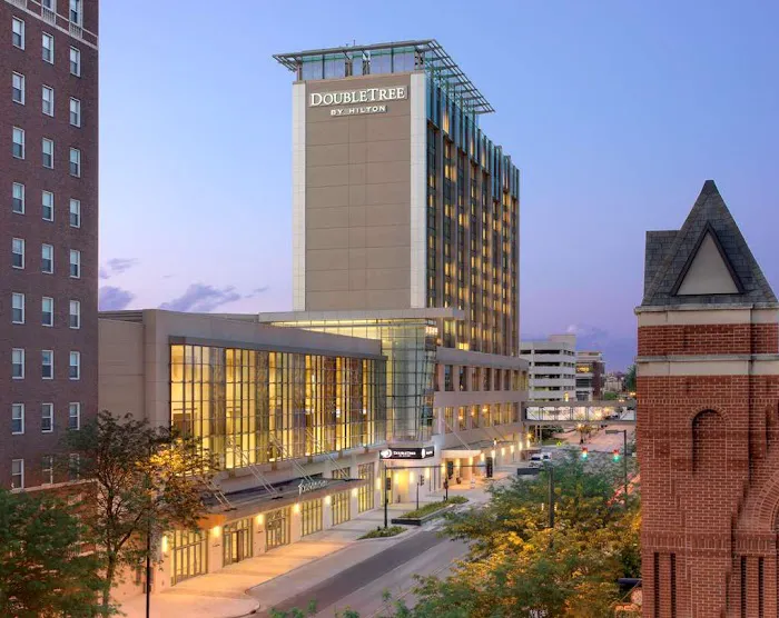 DoubleTree by Hilton Hotel Cedar Rapids Convention Complex 4