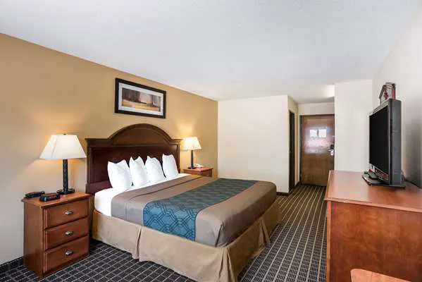 Rodeway Inn 4