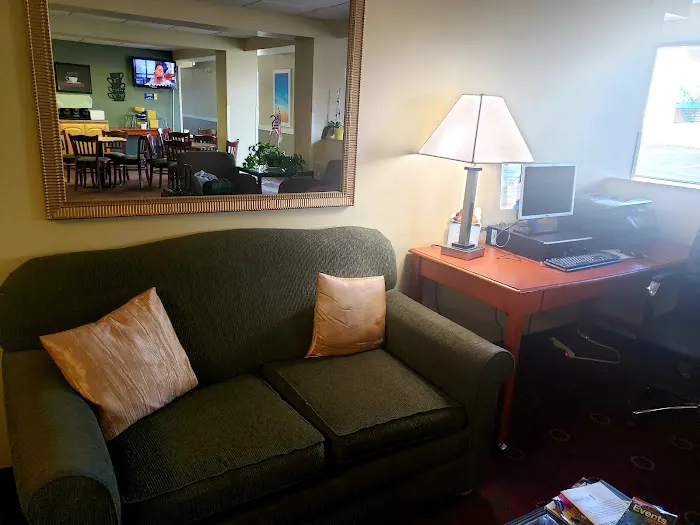 Days Inn by Wyndham Cedar Falls- University Plaza 4