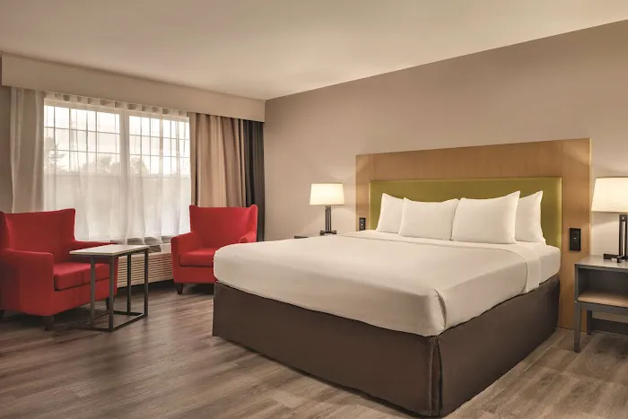 Country Inn & Suites by Radisson, Cedar Falls, IA 4