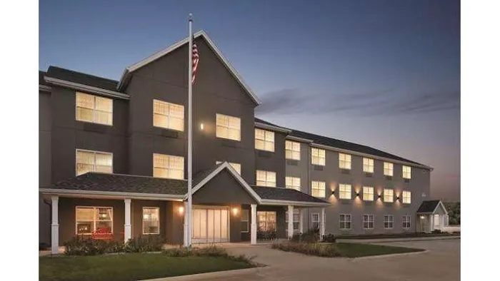 Country Inn & Suites by Radisson, Cedar Falls, IA 4