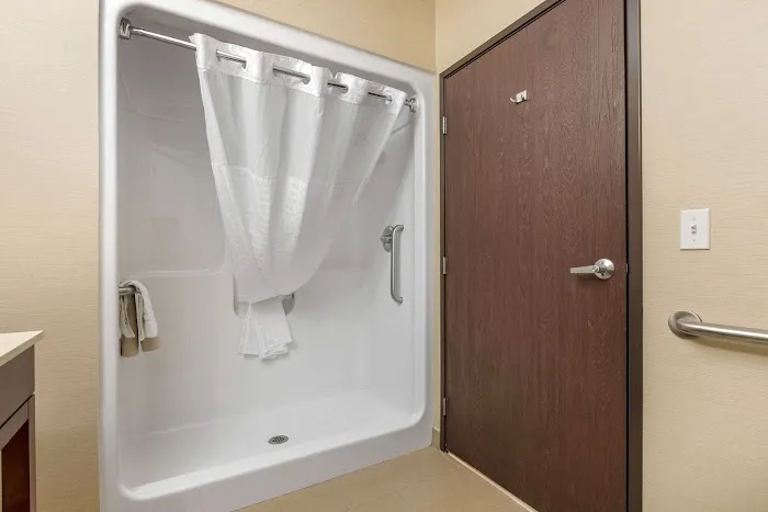 Comfort Suites 4