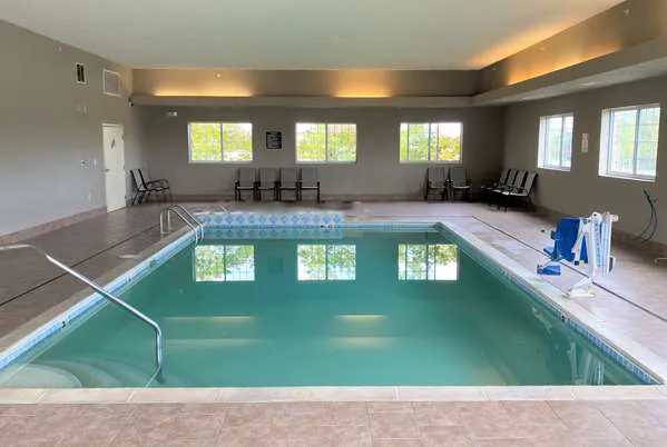 Super 8 by Wyndham Cedar Falls IA - University 4