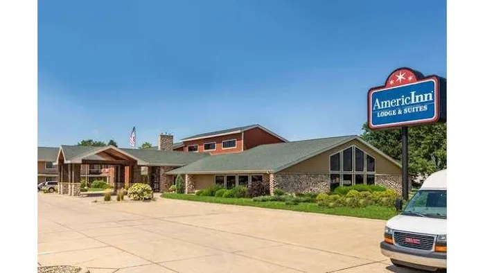 AmericInn by Wyndham Cedar Falls 4