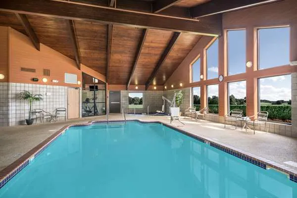 AmericInn by Wyndham Cedar Falls 4
