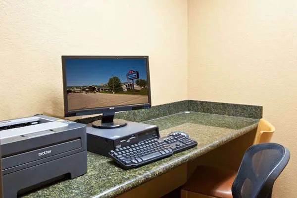 AmericInn by Wyndham Cedar Falls 4