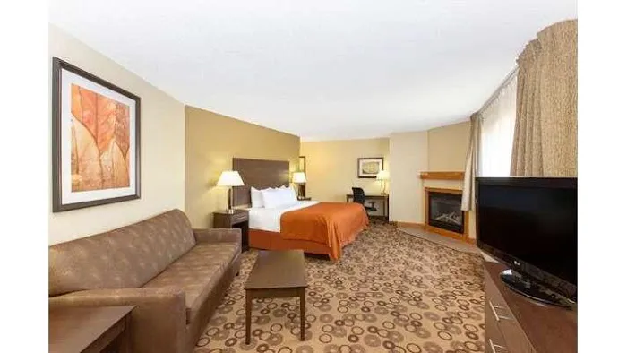AmericInn by Wyndham Cedar Falls 4
