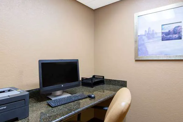 AmericInn by Wyndham Cedar Falls 4
