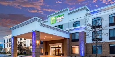Holiday Inn Express & Suites Cedar Falls - Waterloo by IHG