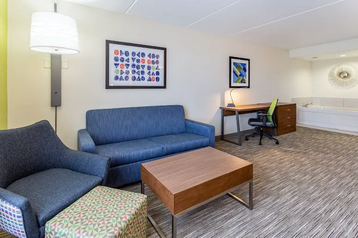Holiday Inn Express & Suites Cedar Falls - Waterloo by IHG 4