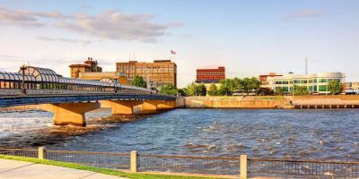 Holiday Inn & Suites Cedar Falls-Waterloo Event Ctr, an IHG Hotel