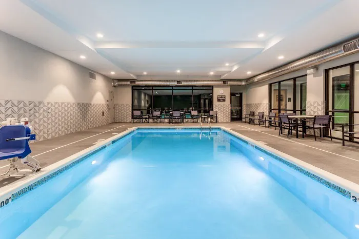 Holiday Inn & Suites Cedar Falls-Waterloo Event Ctr, an IHG Hotel 4