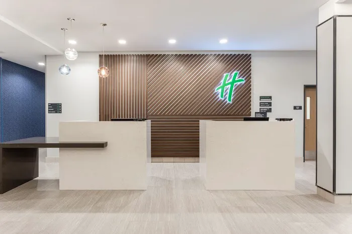 Holiday Inn & Suites Cedar Falls-Waterloo Event Ctr, an IHG Hotel 4