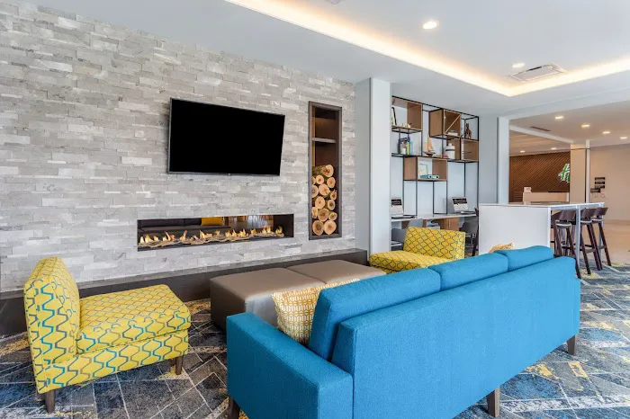 Holiday Inn & Suites Cedar Falls-Waterloo Event Ctr, an IHG Hotel 4