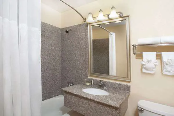 Super 8 by Wyndham Chicago Northlake O'Hare South 4