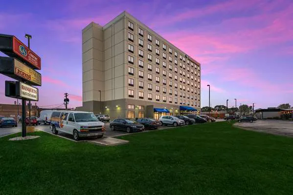 Comfort Suites Chicago O'Hare Airport 4