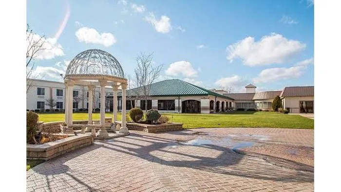 Clarion Inn Elmhurst - Oak Brook near I-88, I-290, I-294 4