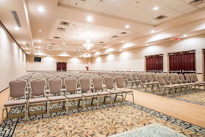 Clarion Inn Elmhurst - Oak Brook near I-88, I-290, I-294 4