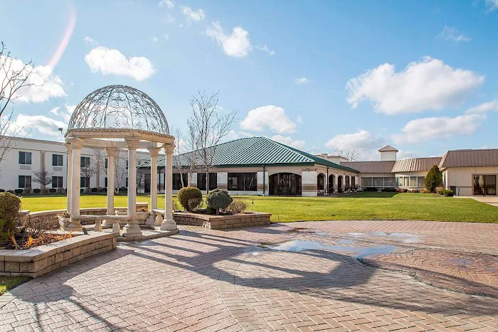 Clarion Inn Elmhurst - Oak Brook near I-88, I-290, I-294 4