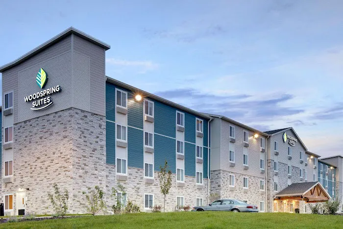 WoodSpring Suites Carol Stream - Chicago 4