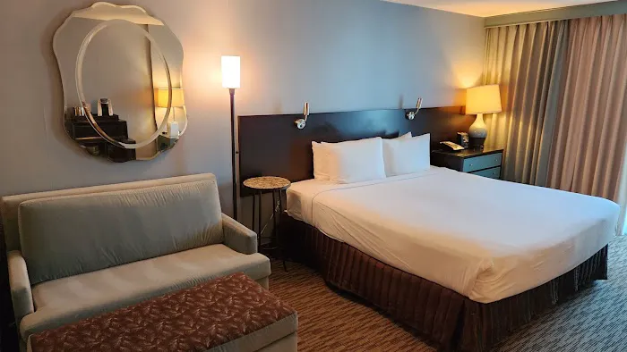 Crowne Plaza Lombard Downers Grove, an IHG Hotel 4