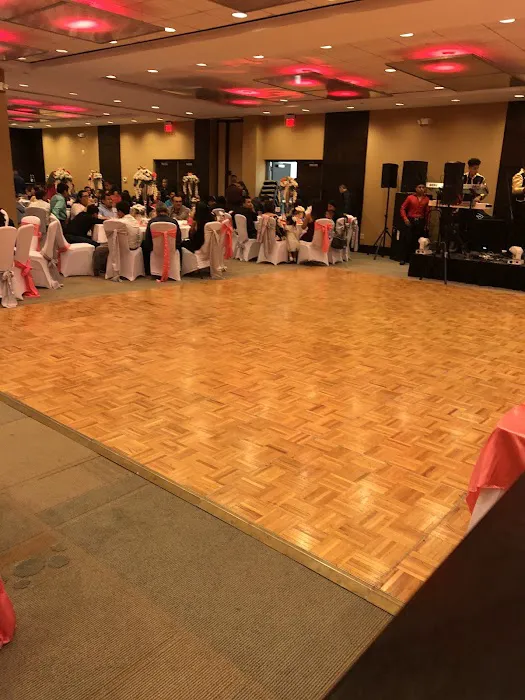 Crowne Plaza Lombard Downers Grove, an IHG Hotel 4