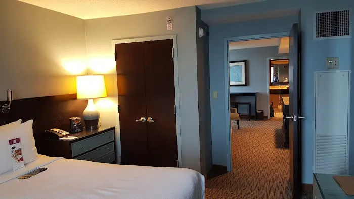Crowne Plaza Lombard Downers Grove, an IHG Hotel 4