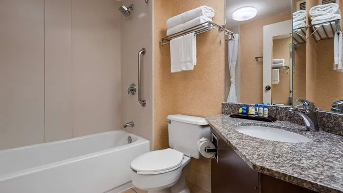SureStay Plus by Best Western Chicago Lombard 4