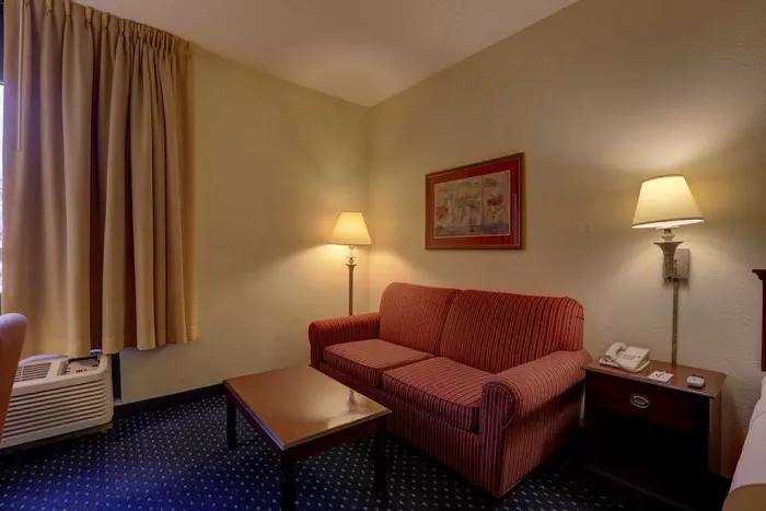 SureStay Plus by Best Western Chicago Lombard 4