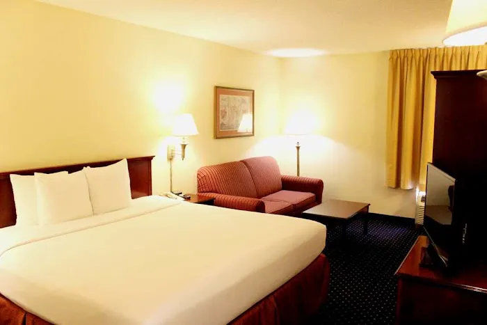 SureStay Plus by Best Western Chicago Lombard 4