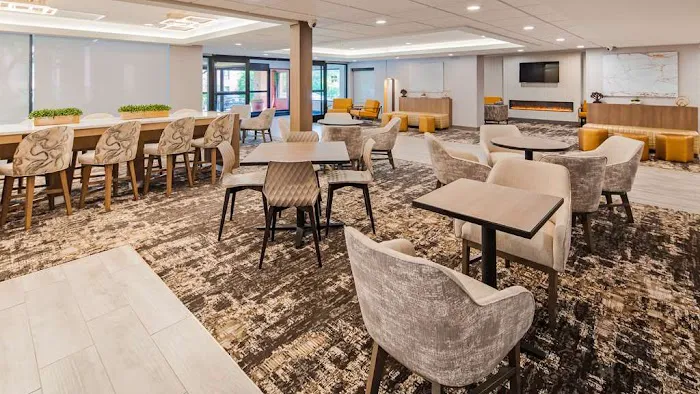 SureStay Plus by Best Western Chicago Lombard 4