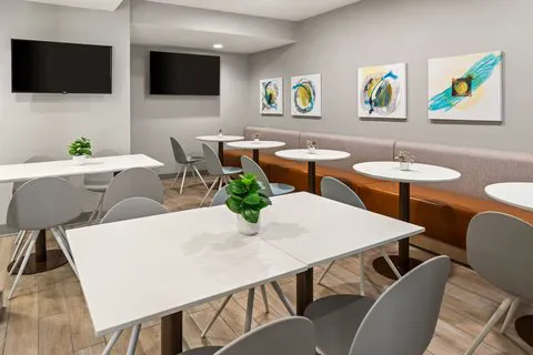 TownePlace Suites Chicago Lombard 4