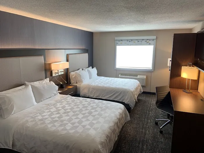 Holiday Inn & Suites Chicago-Carol Stream (Wheaton) by IHG 4
