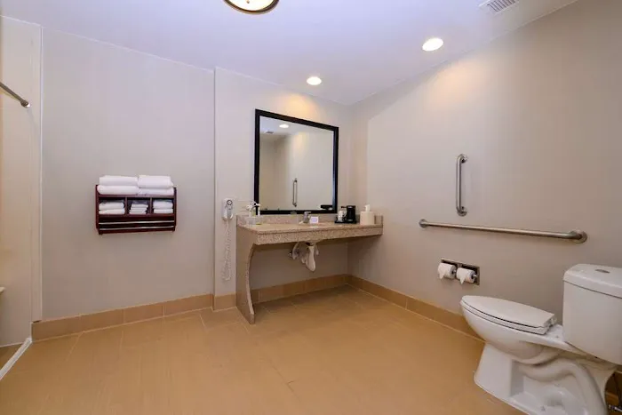 Hampton Inn Chicago-Carol Stream 4
