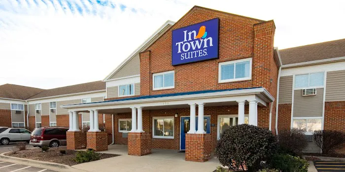 InTown Suites Extended Stay Chicago IL - Oakbrook 4