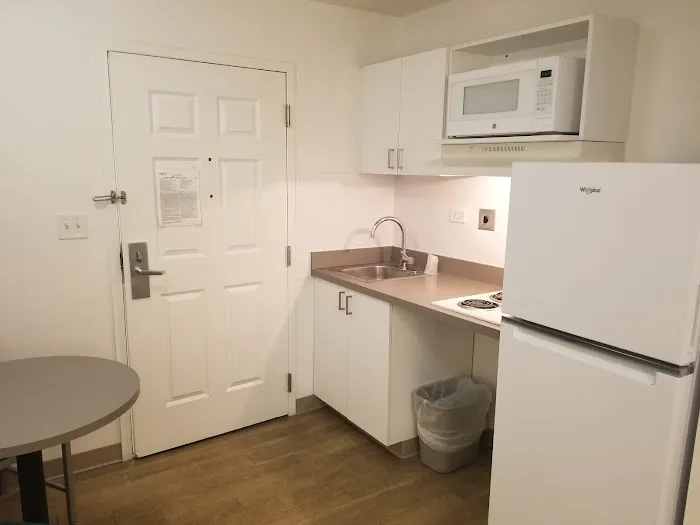 InTown Suites Extended Stay Chicago IL - Oakbrook 4