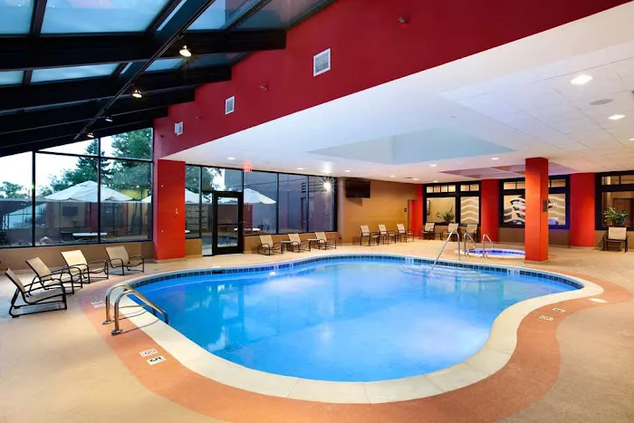 Hilton Chicago/Oak Brook Suites 4