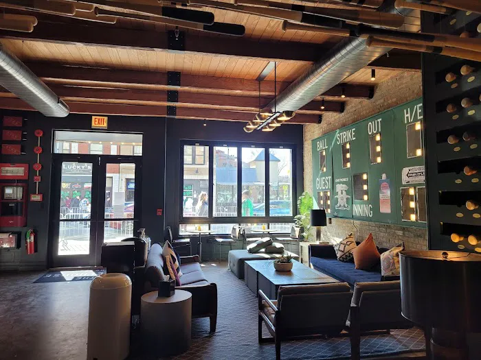 The Chicago Hotel Collection Wrigleyville 5