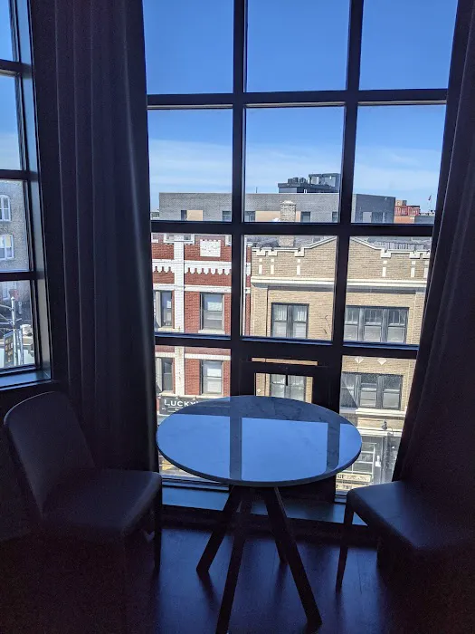 The Chicago Hotel Collection Wrigleyville 5