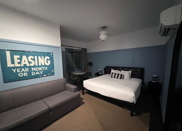 The Chicago Hotel Collection Wrigleyville 5