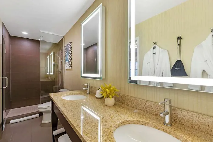 Best Western Plus Hawthorne Terrace Hotel 5