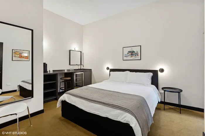 Logan Square SRO Hotel 5