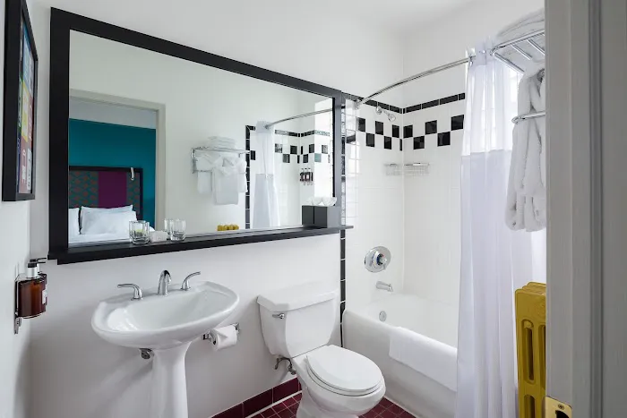 City Suites Hotel 5
