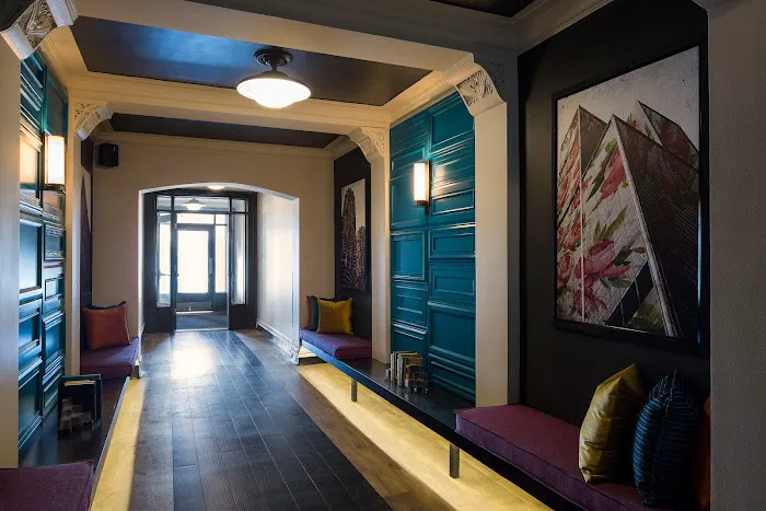 City Suites Hotel 5