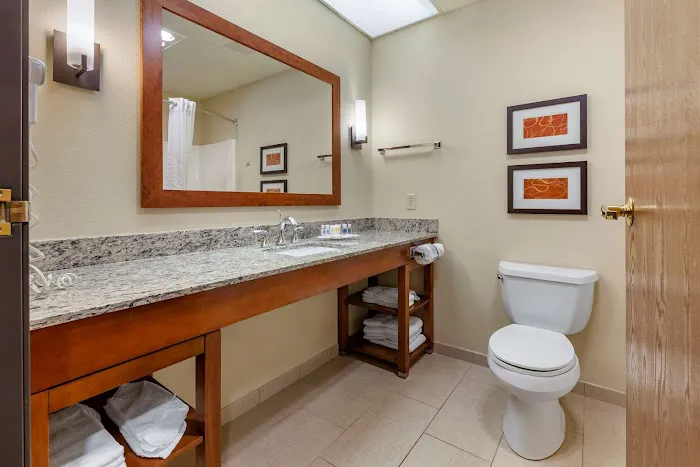 Comfort Suites 4