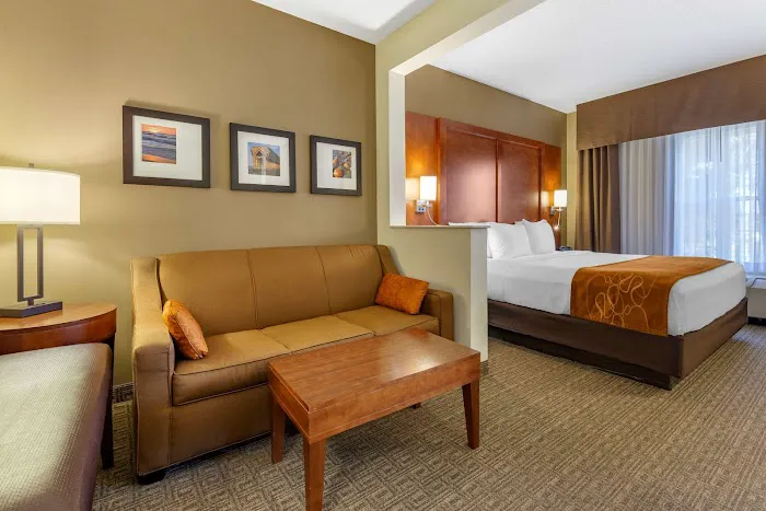 Comfort Suites 4