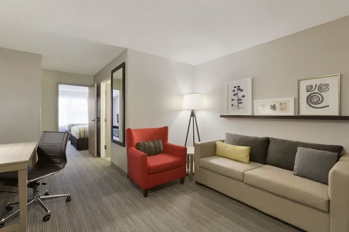 Holiday Inn Express & Suites Marquette by IHG 5