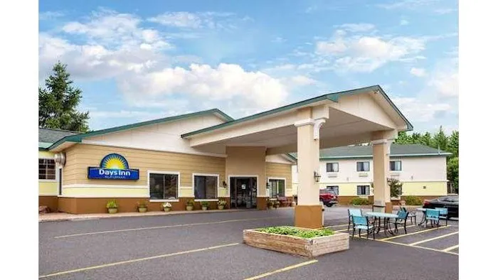 Days Inn by Wyndham Marquette 4
