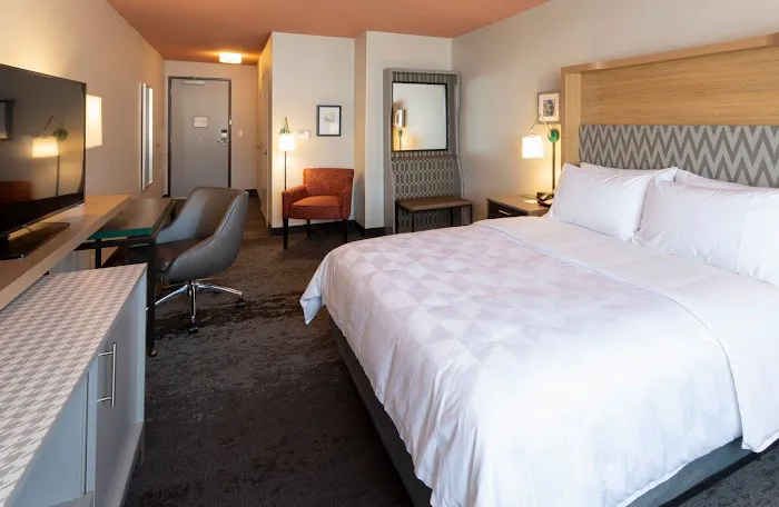 Holiday Inn Marquette by IHG 4