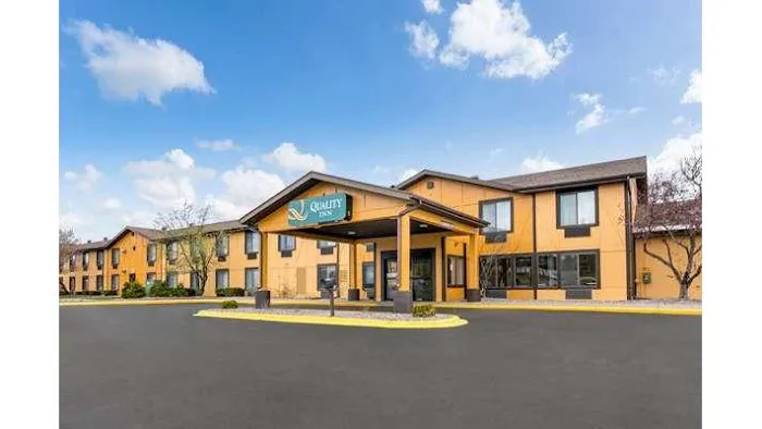 Quality Inn 4